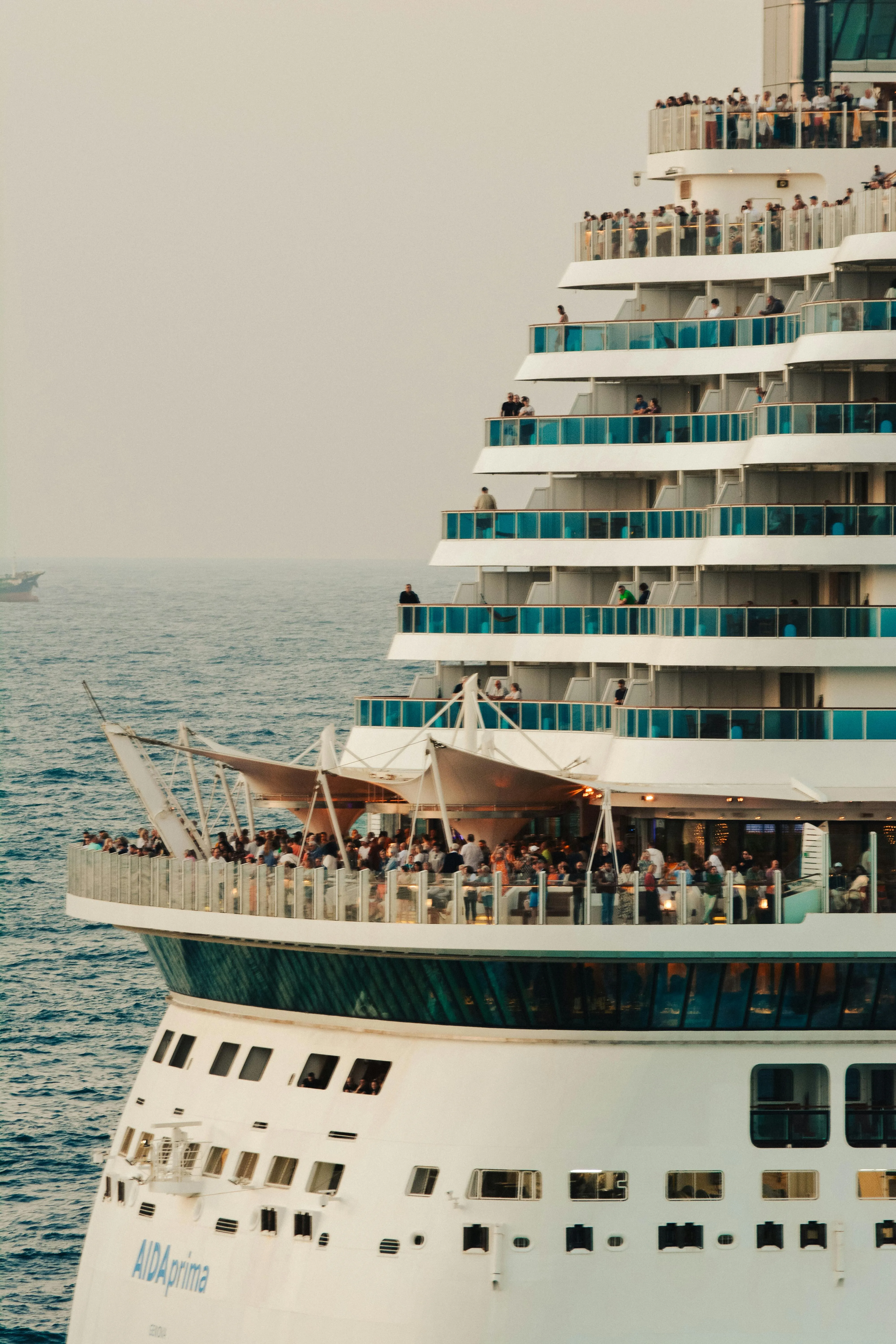 Illustration für Was ist ein Animationsprogramm im Urlaub? Unterhaltung in Hotels, Kreuzfahrten & Co.