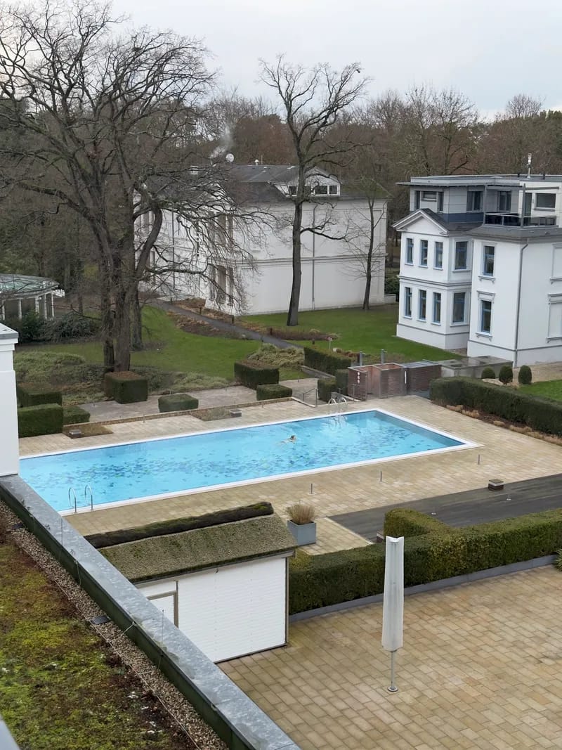 steigenberger-grandhotel-und-spa-outdoor-pool