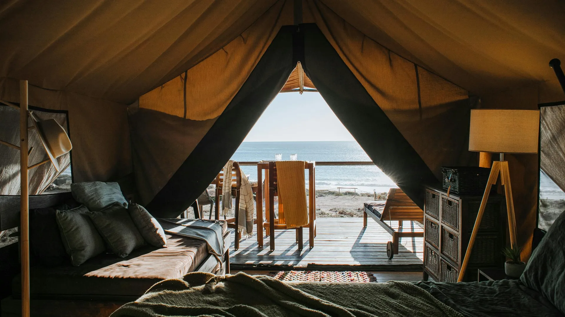 Illustration für Was ist Glamping? Luxus-Camping für Komfort-Liebhaber