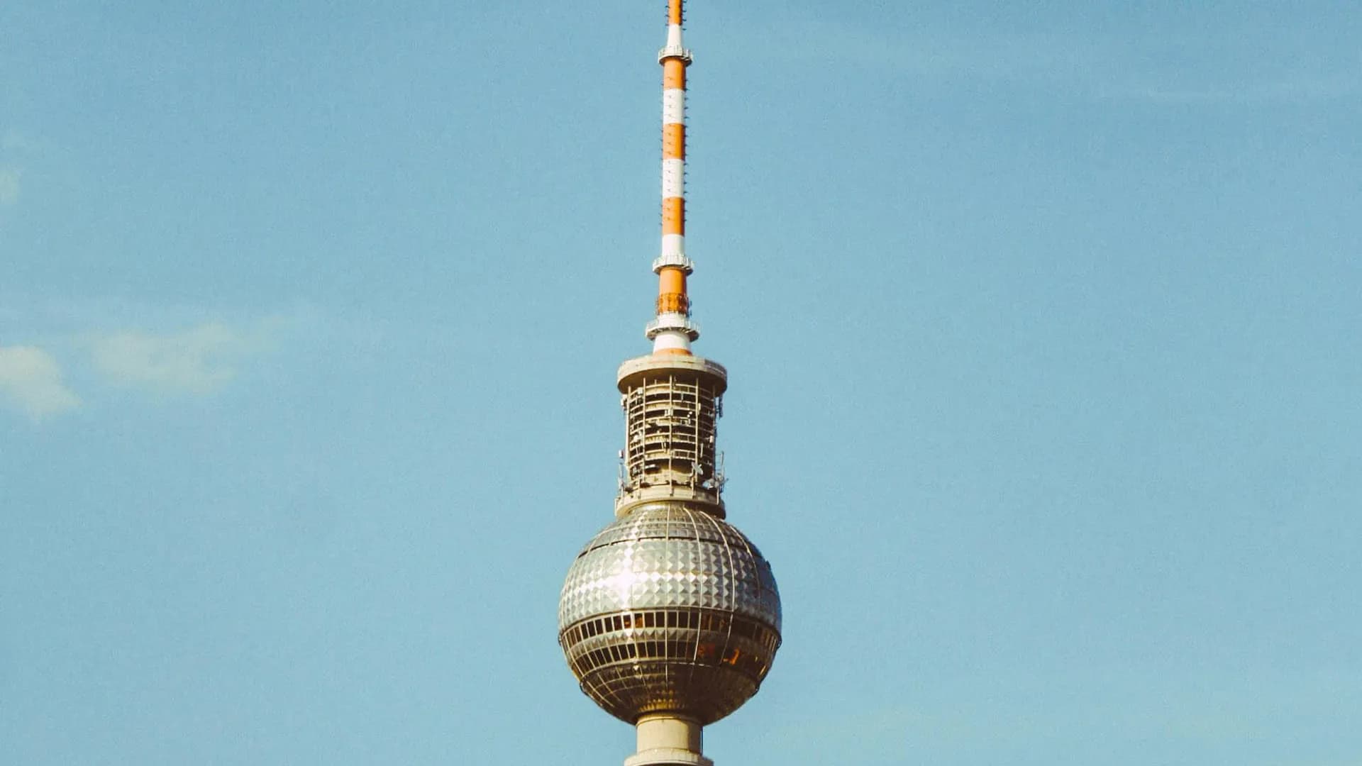 Mokka-Milch-Eisbar Berlin: Legendäres DDR-Café eröffnet 2026 neu