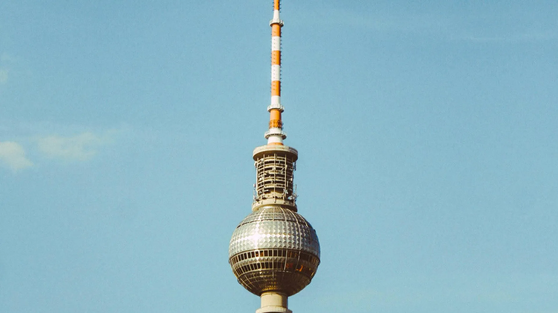 Mokka-Milch-Eisbar Berlin: Legendäres DDR-Café eröffnet 2026 neu