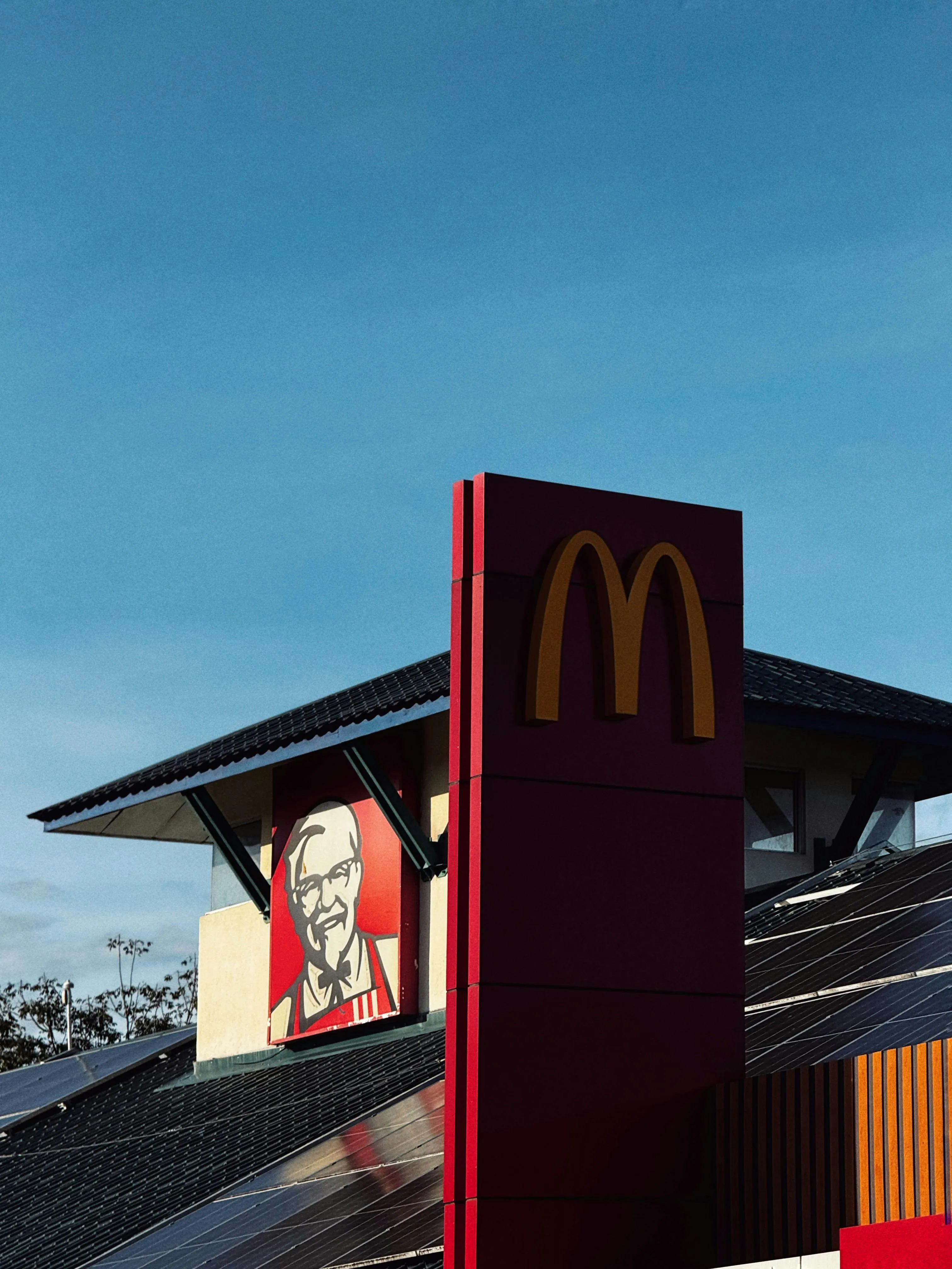 Illustration für Was ist Systemgastronomie? Definition, Merkmale und Entwicklung in Deutschland